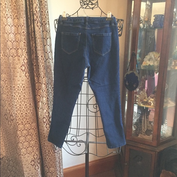Not for sell yet D. jeans dark rinse capris/jeans - Picture 4 of 7